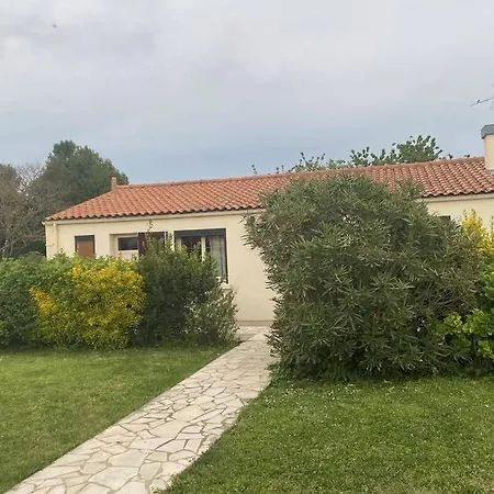 De La Pree Holiday home Saint-Laurent-de-la-Pree